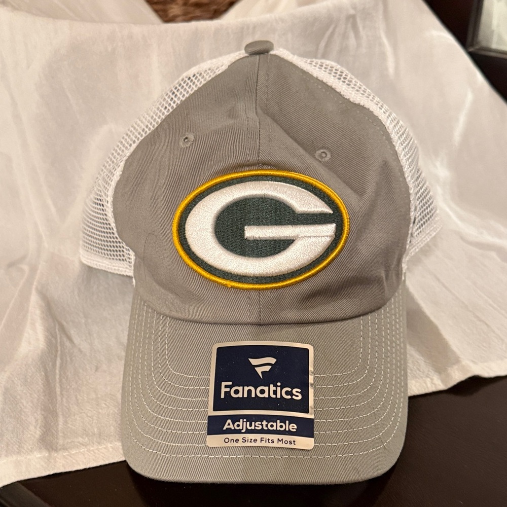 Fanatics Green Bay Packers Gray and White Trucker Hat